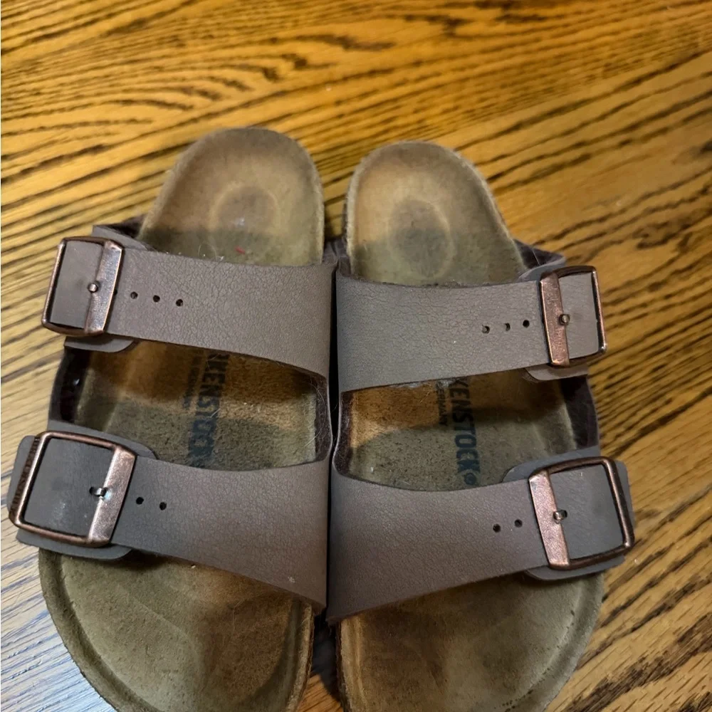 Birkenstock Kids Arizona Two-Strap Sandals — Taupe/Brown
